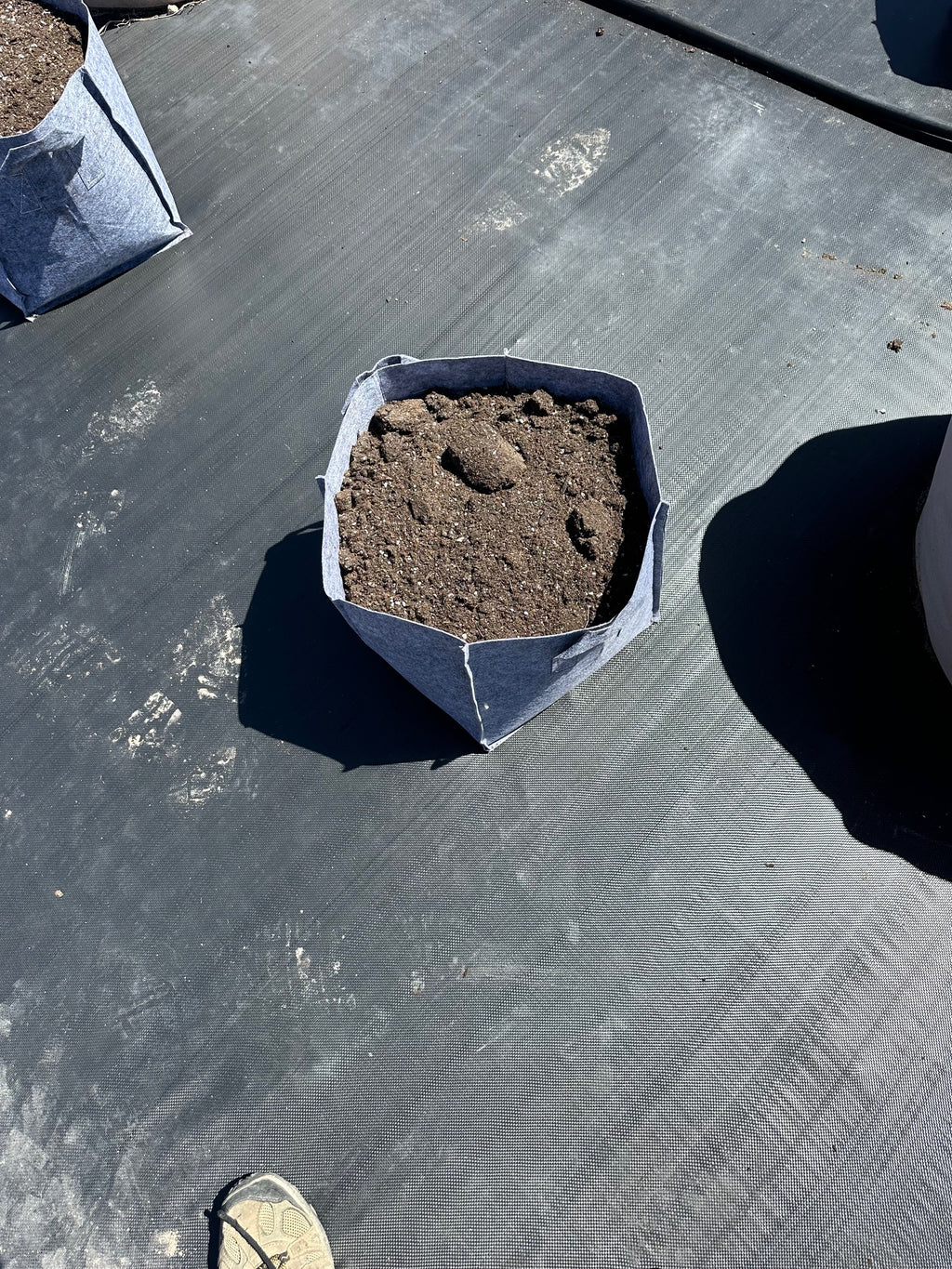 Smart Fabric Grow Bags Discount Whole Sales, Minimum One Bundle 500 Bags, Local Pick Up or Delivery Depending on Quantiy