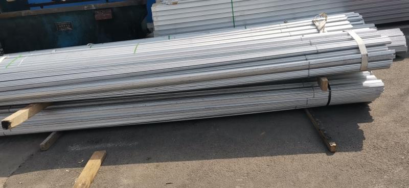 13 & 20 Foot Long Galvanized Wiggle Wire Channel and Wiggle Wire Pair. 20 Channels Per Bundle, Local Pickup (93536) Preferred, or Freight Shipping