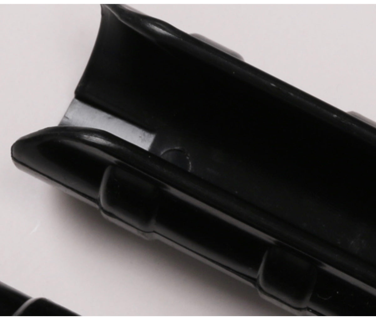 Strong Greenhouse Pipe and Plastic Film Snap Clamps for 1-1/4 inch OD Pipe, Greenhouse Plastic Clamps, Plastic Clips 100 Pieces